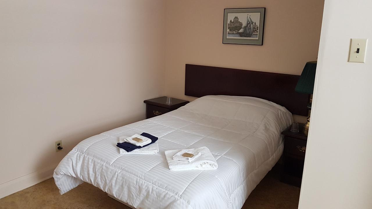 Domaine St-viateur Hostel *